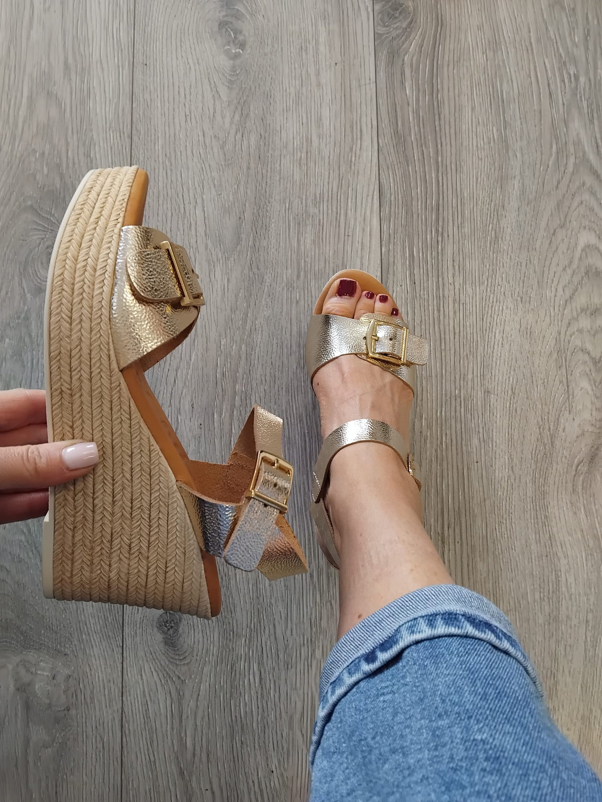 Oh My Sandals - 5726 Gold Wedge Sandal