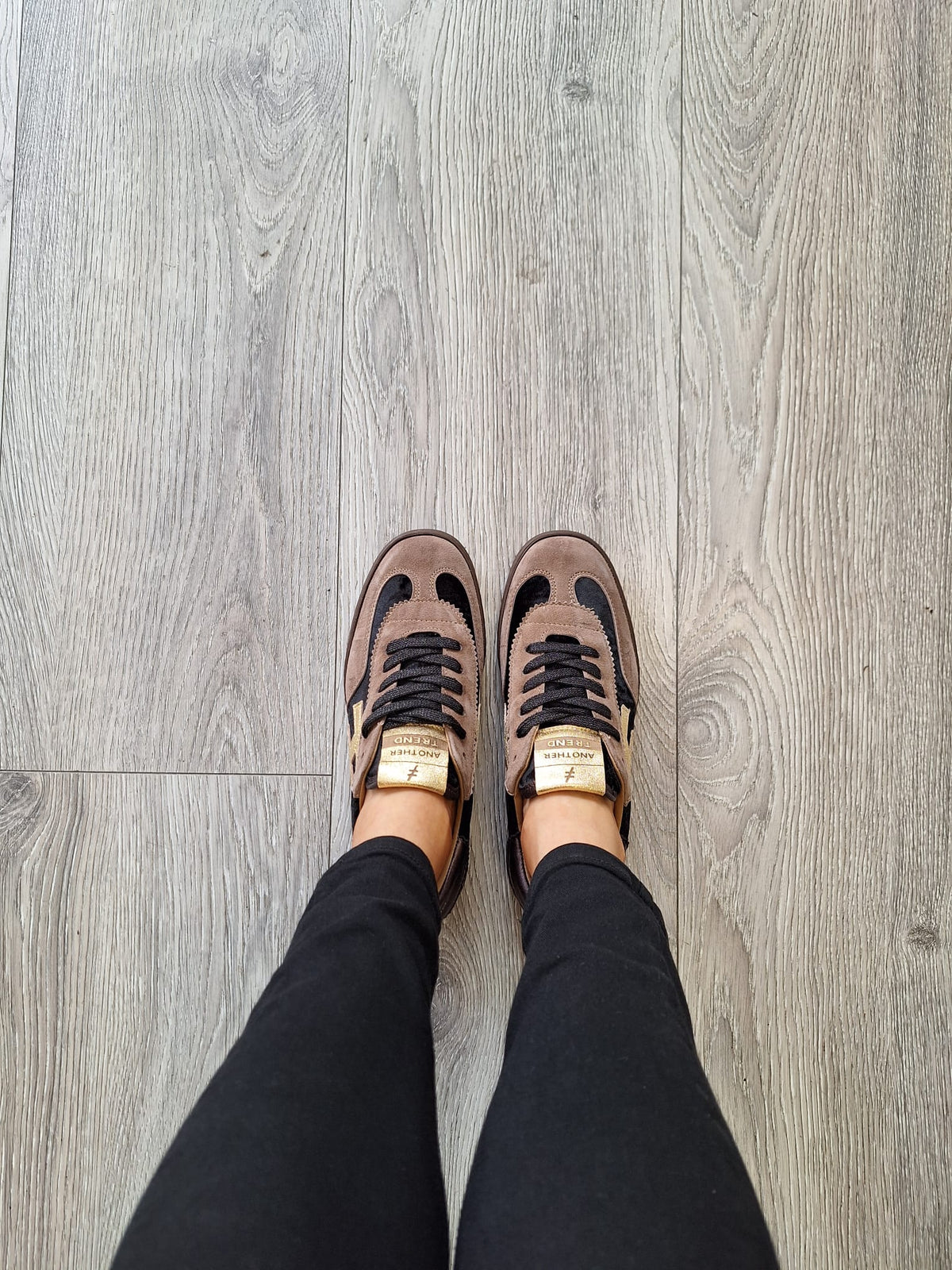 Another Trend - A032 [Tostado] Brown and Lime Trainer
