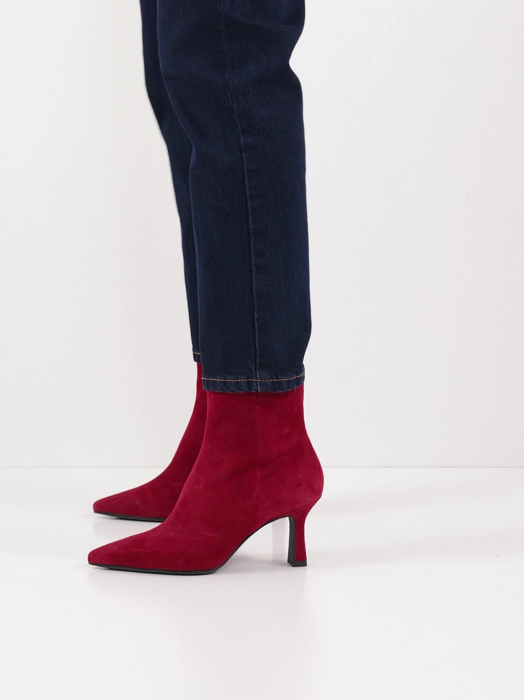 Tamaris - 25358 Red suede Ankle Boot