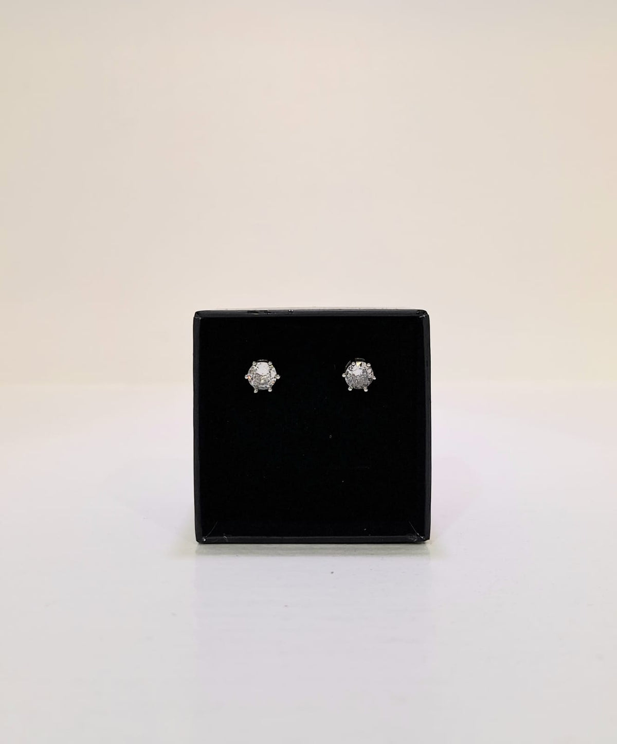 Karen Sampson - J10909 Diamante Stud Earrings