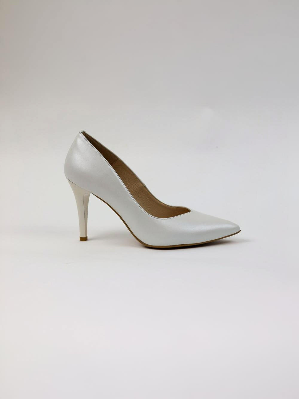 Rachels - S6047 Ecru V Court Shoe