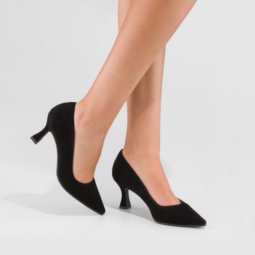 Lodi - Jona Black Suede Court with a Kitten heel