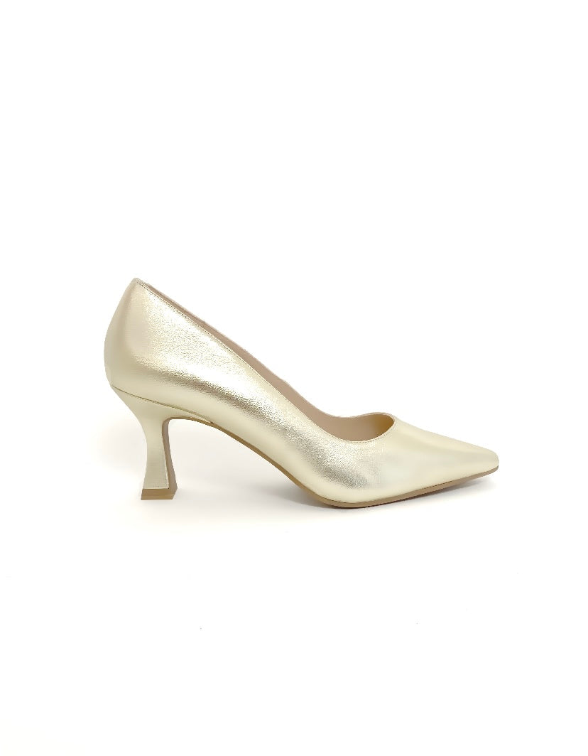 Lodi - Jona Gold Leather Court with a Kitten heel
