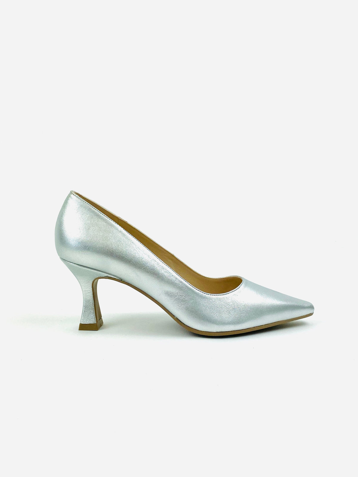 Lodi - Jona Silver Leather Court with a Kitten heel*